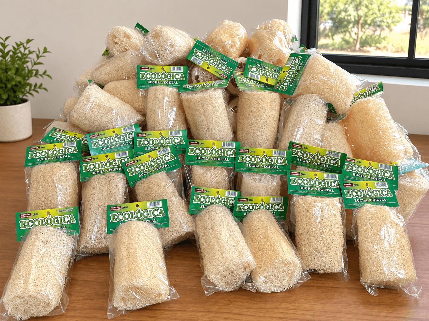 Buchas vegetais embaladas individualmente com etiquetas verdes sobre uma mesa